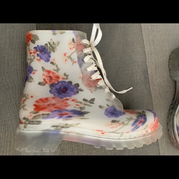 F21 Flowered Plastic Boots Size 7 - Picture 2 of 8